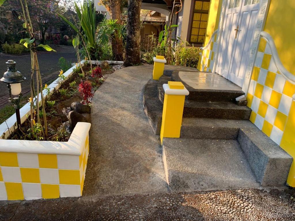 Villa Wubao Kota Bunga 3 Kamar Harga Budget Cinengangirang Екстериор снимка