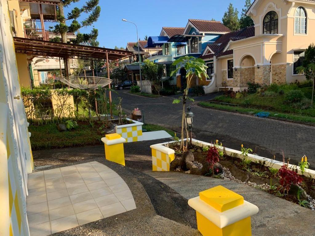 Villa Wubao Kota Bunga 3 Kamar Harga Budget Cinengangirang Екстериор снимка